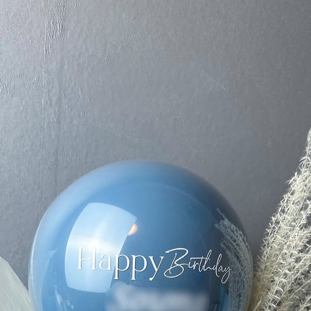 バルーンラグジュアリー青山｜バルーンギフト東京 | Happy Birthday!!!Birthday balloon🎂のオーダー頂きました🫧ご依頼くださりありがとうございました🦢#誕生日バルーン #誕生日バルーンギフト #誕生日バルーンプレゼント #バルーン誕生日 #バルーン誕生日プレゼント #お祝いバルーン... | Instagram