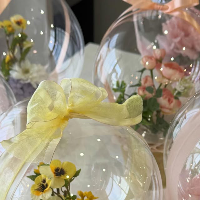 フェリーチェフラワーズ&バルーンズ | 3日(土曜日)  学芸大学の店頭にバルーンがたくさん入荷します。母の日のギフトにも最適です。皆様のお越しをお待ちしております🎈🎈@m_andtrees.flowerandplants #プリザーブドフラワー #アーティフィシャルフラワー #バルーンフラワー... | Instagram